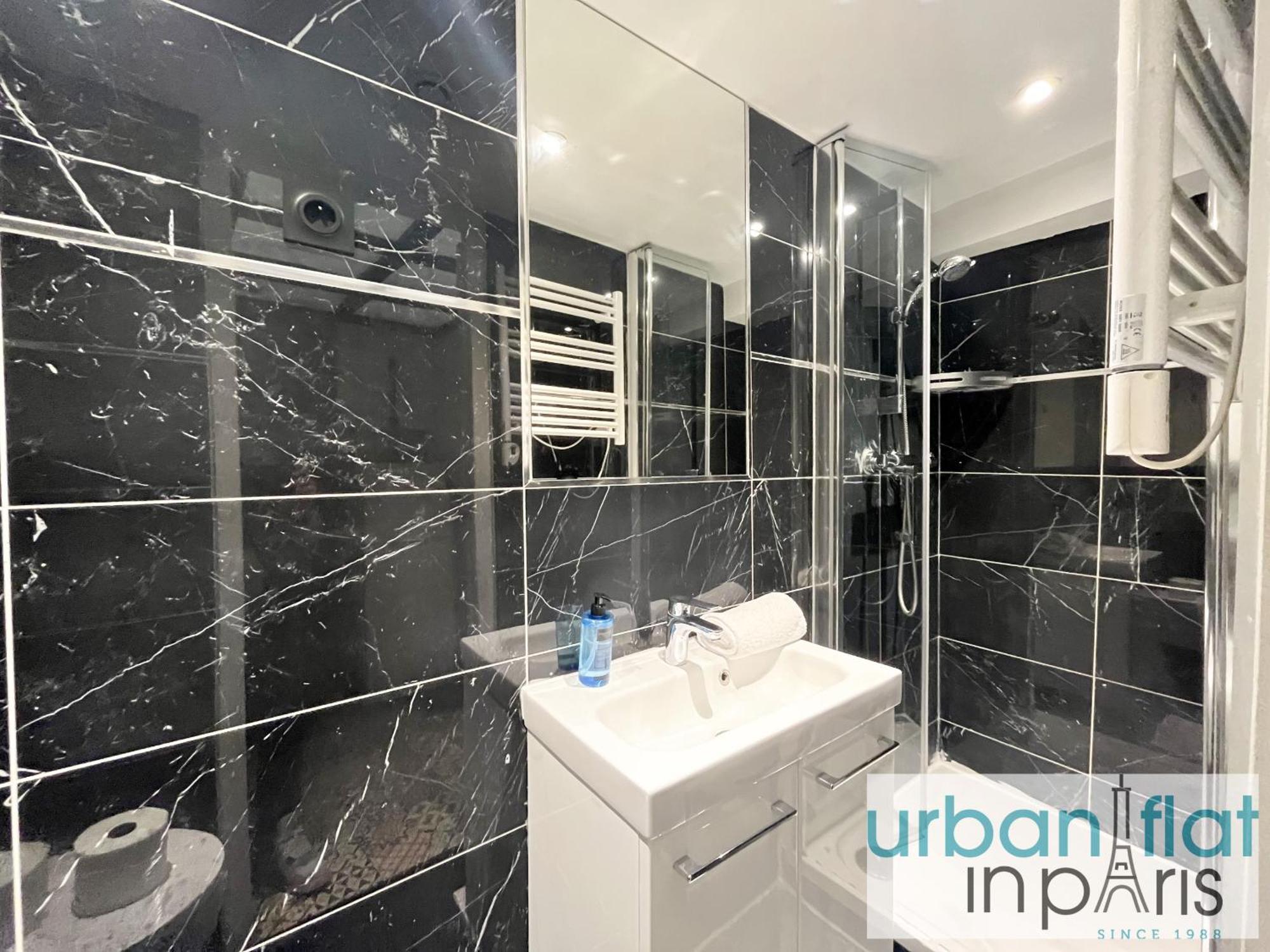 Urban Flat 120 - Charming 3 Bedroom Flat In Le Marais Parijs